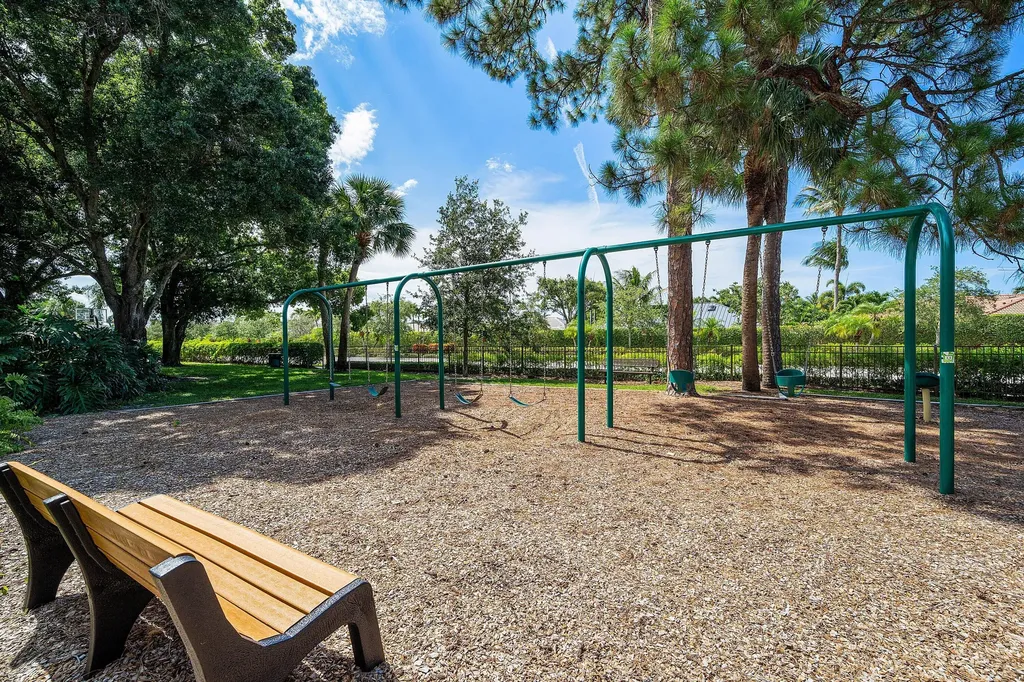 2707 Biarritz Drive Palm Beach Gardens FL 33410