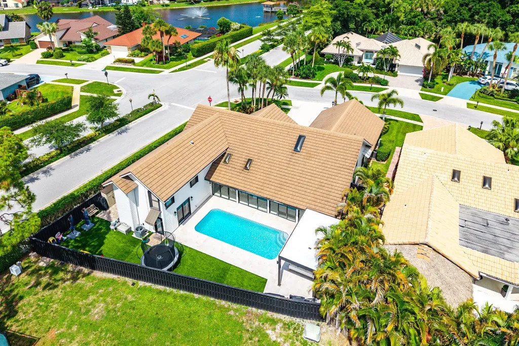 2707 Biarritz Drive Palm Beach Gardens FL 33410