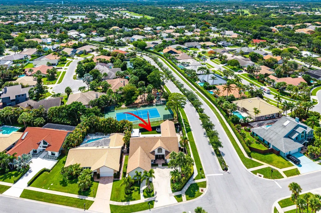 2707 Biarritz Drive Palm Beach Gardens FL 33410