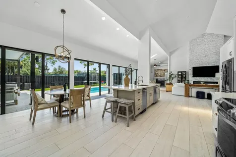 2707 Biarritz Drive Palm Beach Gardens FL 33410