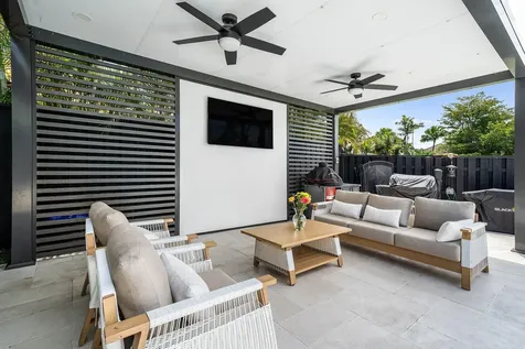 2707 Biarritz Drive Palm Beach Gardens FL 33410