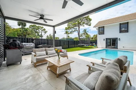 2707 Biarritz Drive Palm Beach Gardens FL 33410