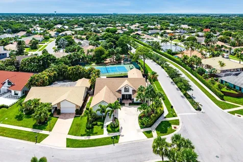 2707 Biarritz Drive Palm Beach Gardens FL 33410