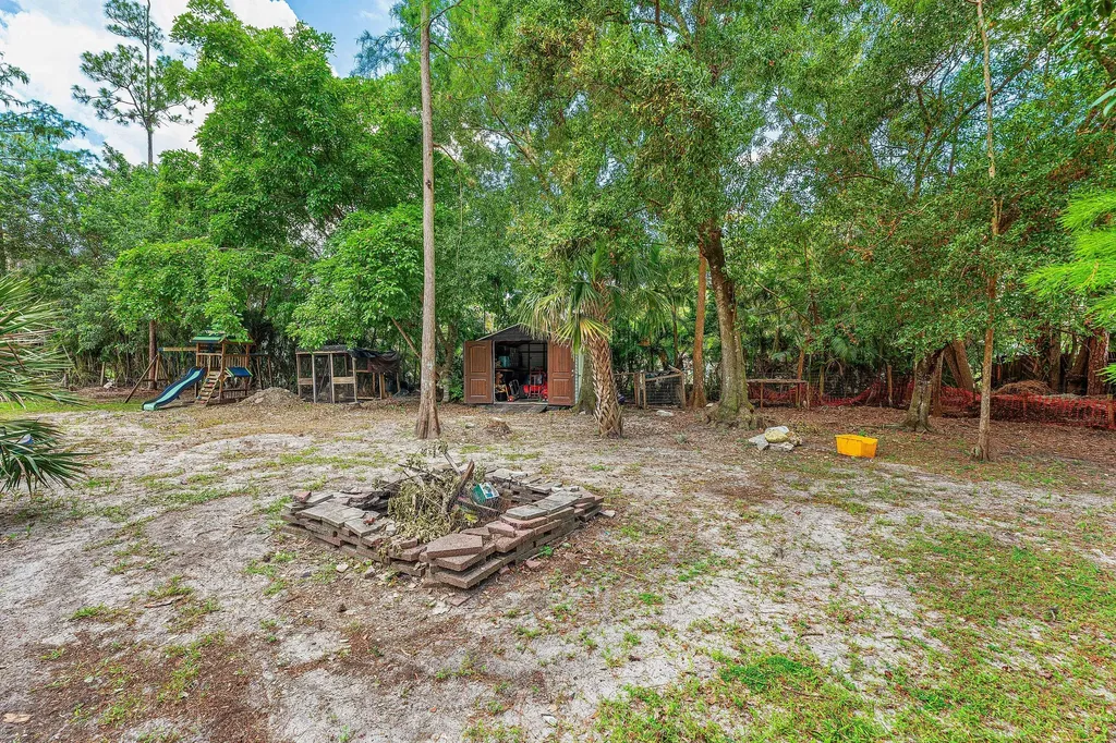 16355 Lancashire Drive E Loxahatchee FL 33470
