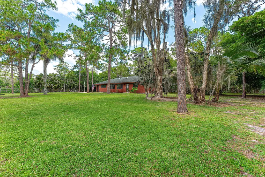 16355 Lancashire Drive E Loxahatchee FL 33470