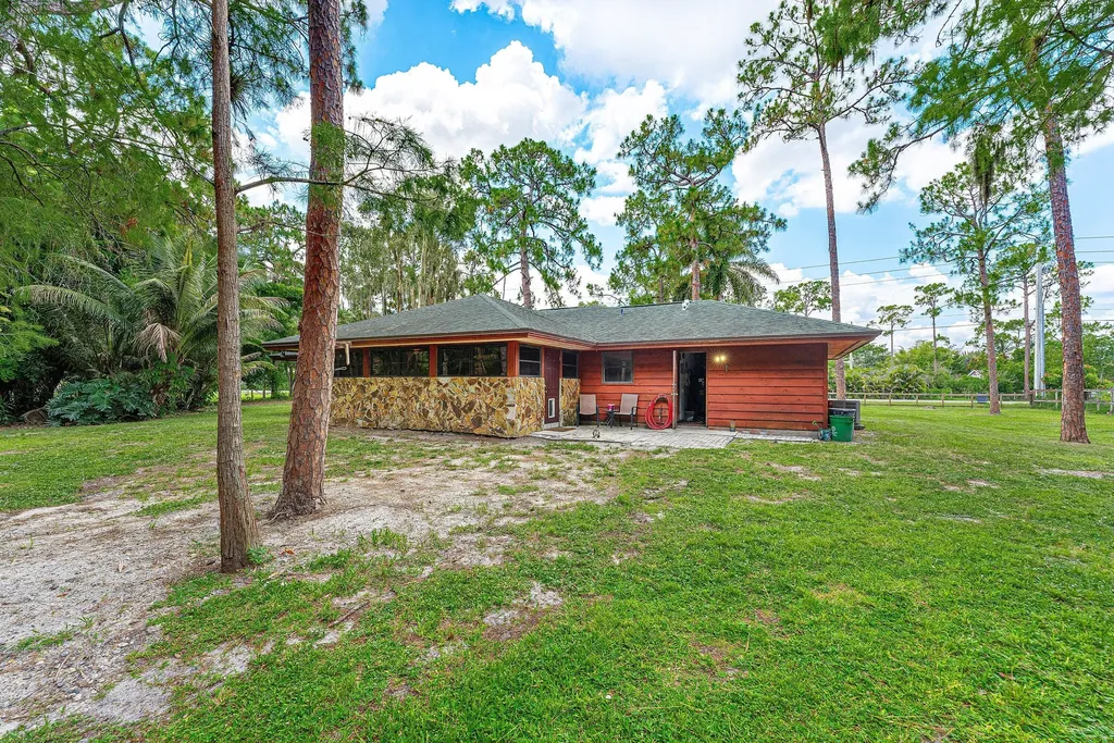 16355 Lancashire Drive E Loxahatchee FL 33470