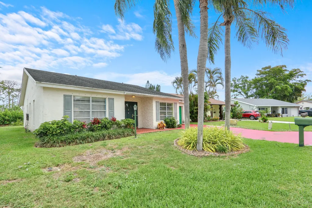 7156 Pine Bluff Drive Lake Worth FL 33467