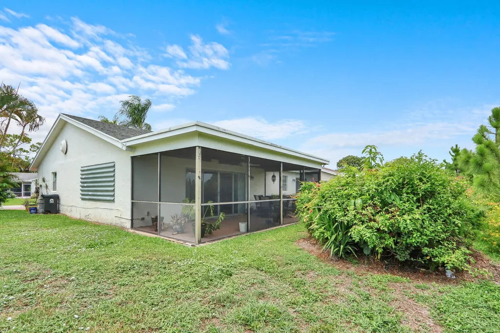 7156 Pine Bluff Drive Lake Worth FL 33467