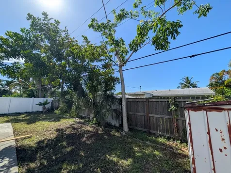 621 NE 56th Street Oakland Park FL 33334