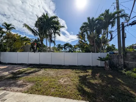 621 NE 56th Street Oakland Park FL 33334