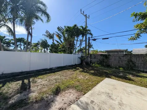 621 NE 56th Street Oakland Park FL 33334