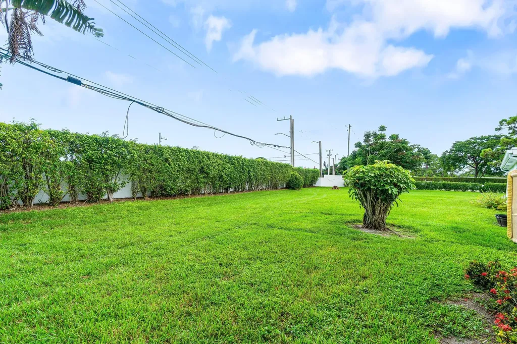 5074 Privet Place Delray Beach FL 33484