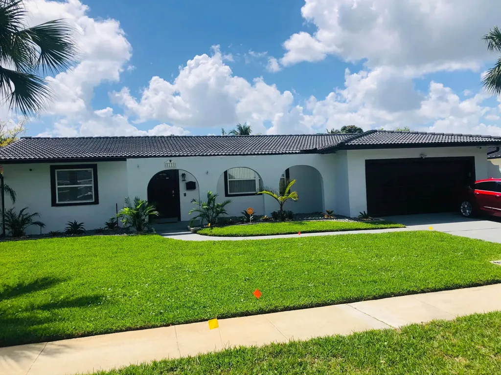 6220 SW 14th Street Plantation FL 33317