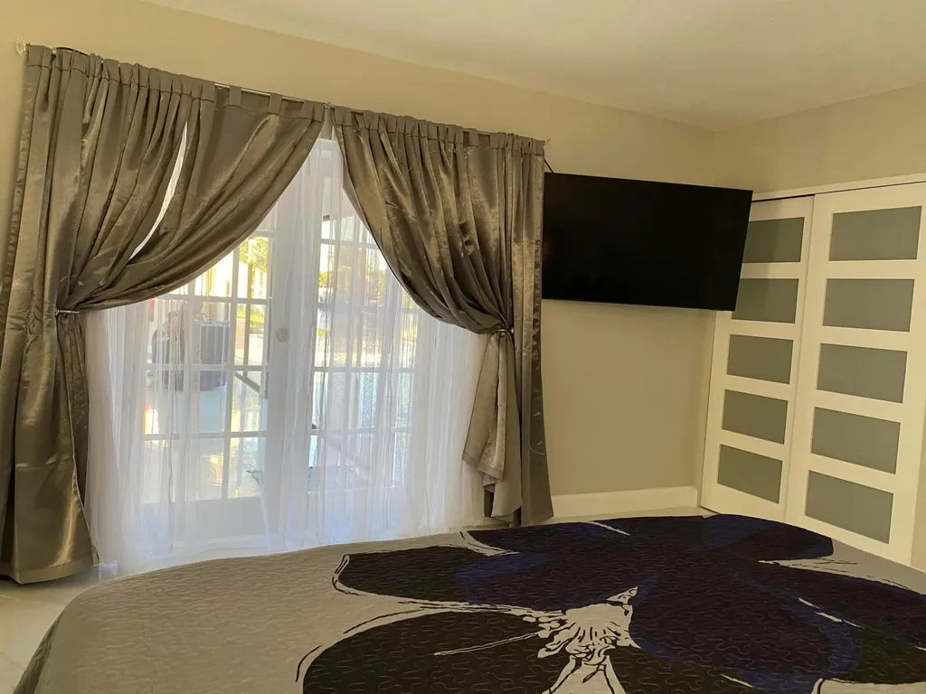 6220 SW 14th Street Plantation FL 33317