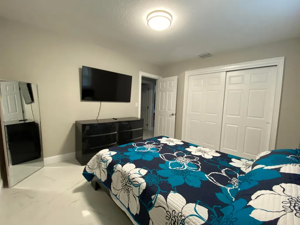 6220 SW 14th Street Plantation FL 33317