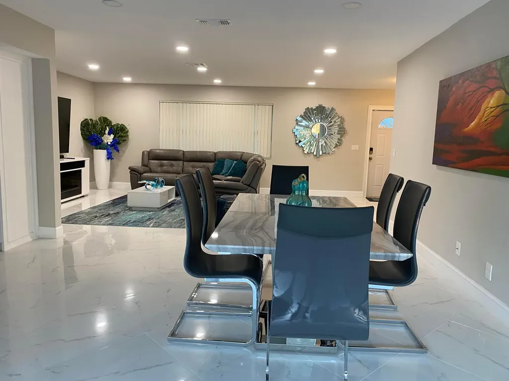 6220 SW 14th Street Plantation FL 33317