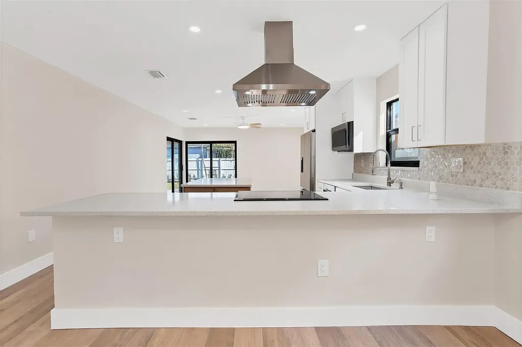391 NW 58th Avenue Miami FL 33126