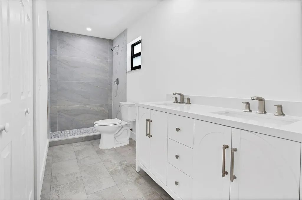 391 NW 58th Avenue Miami FL 33126