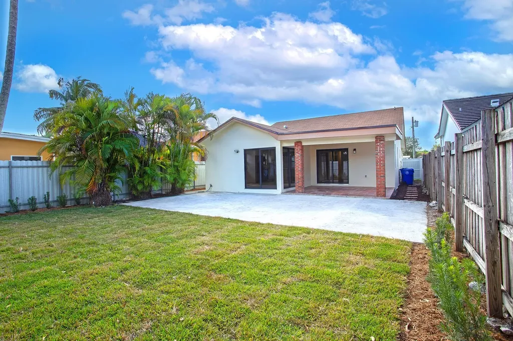 391 NW 58th Avenue Miami FL 33126