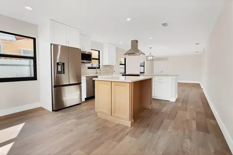 391 NW 58th Avenue Miami FL 33126