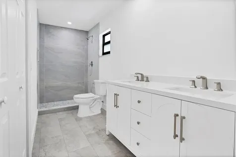 391 NW 58th Avenue Miami FL 33126
