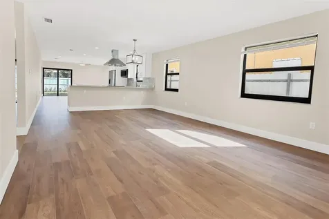391 NW 58th Avenue Miami FL 33126