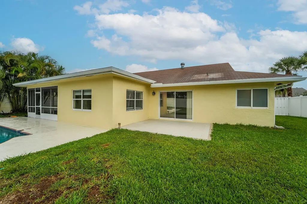 433 SW 27th Avenue Delray Beach FL 33445
