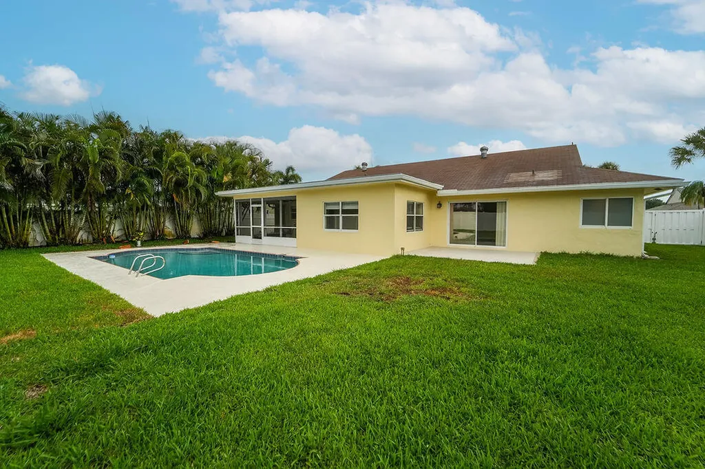 433 SW 27th Avenue Delray Beach FL 33445