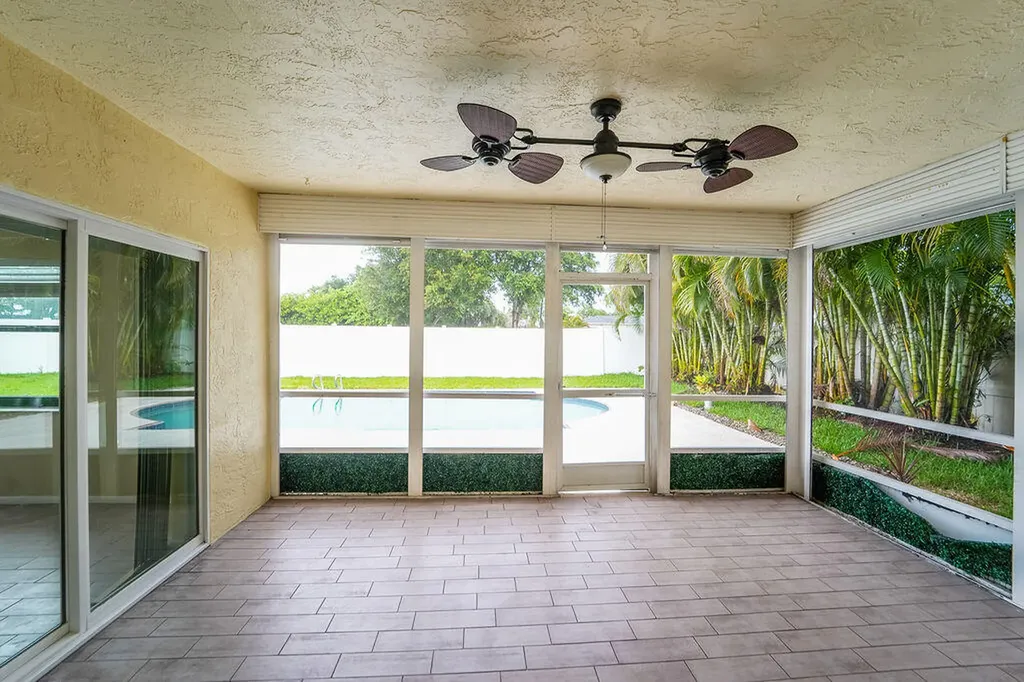 433 SW 27th Avenue Delray Beach FL 33445