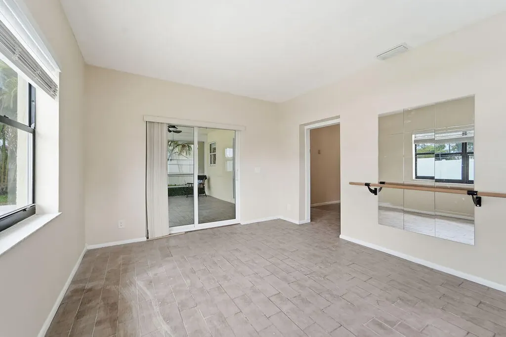 433 SW 27th Avenue Delray Beach FL 33445