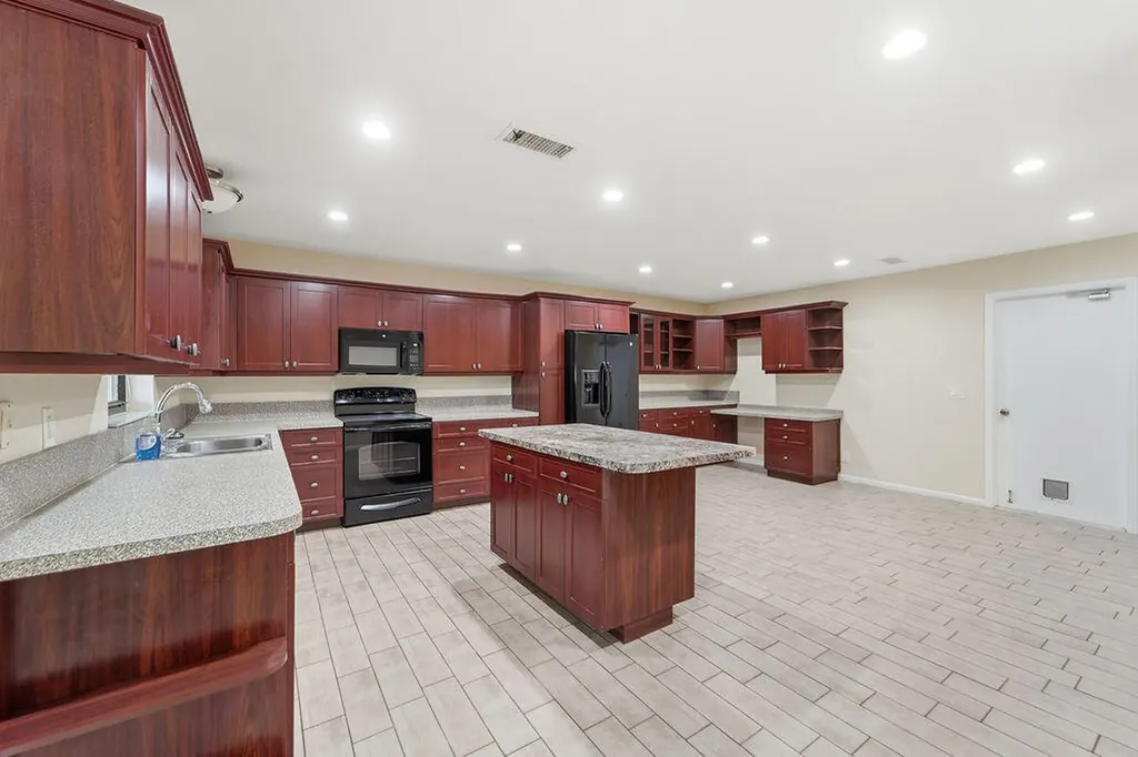 433 SW 27th Avenue Delray Beach FL 33445