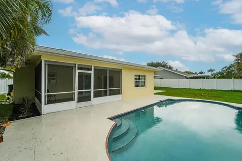 433 SW 27th Avenue Delray Beach FL 33445