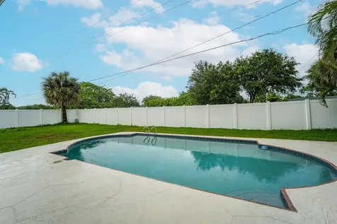 433 SW 27th Avenue Delray Beach FL 33445
