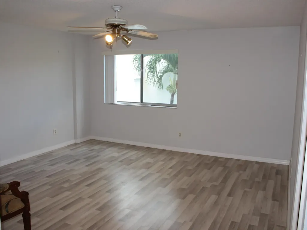 6698 N 10th Avenue Avenue N Lake Worth FL 33467