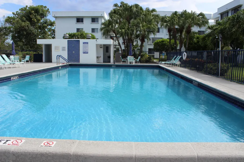 6698 N 10th Avenue Avenue N Lake Worth FL 33467