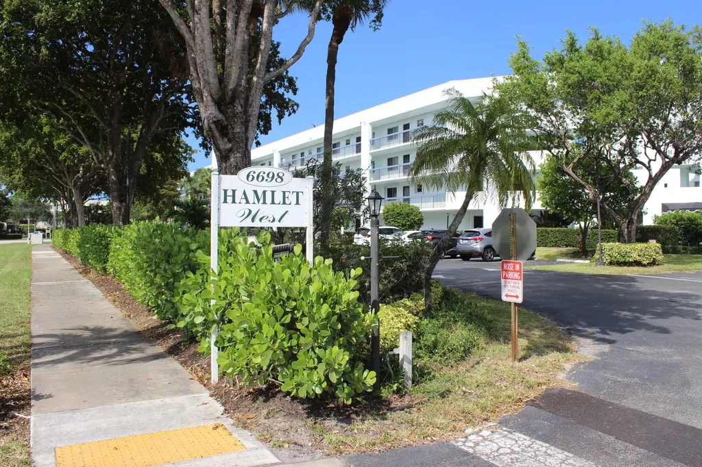6698 N 10th Avenue Avenue N Lake Worth FL 33467