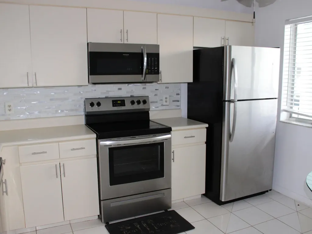 6698 N 10th Avenue Avenue N Lake Worth FL 33467