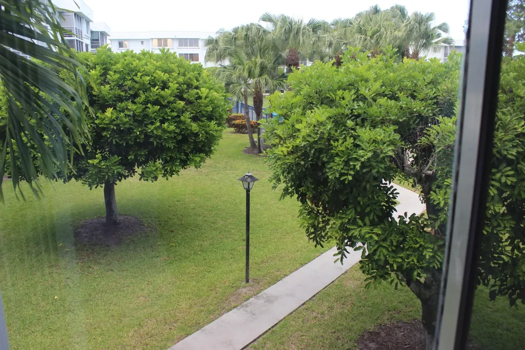 6698 N 10th Avenue Avenue N Lake Worth FL 33467