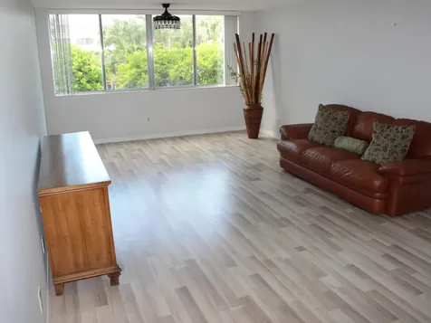 6698 N 10th Avenue Avenue N Lake Worth FL 33467