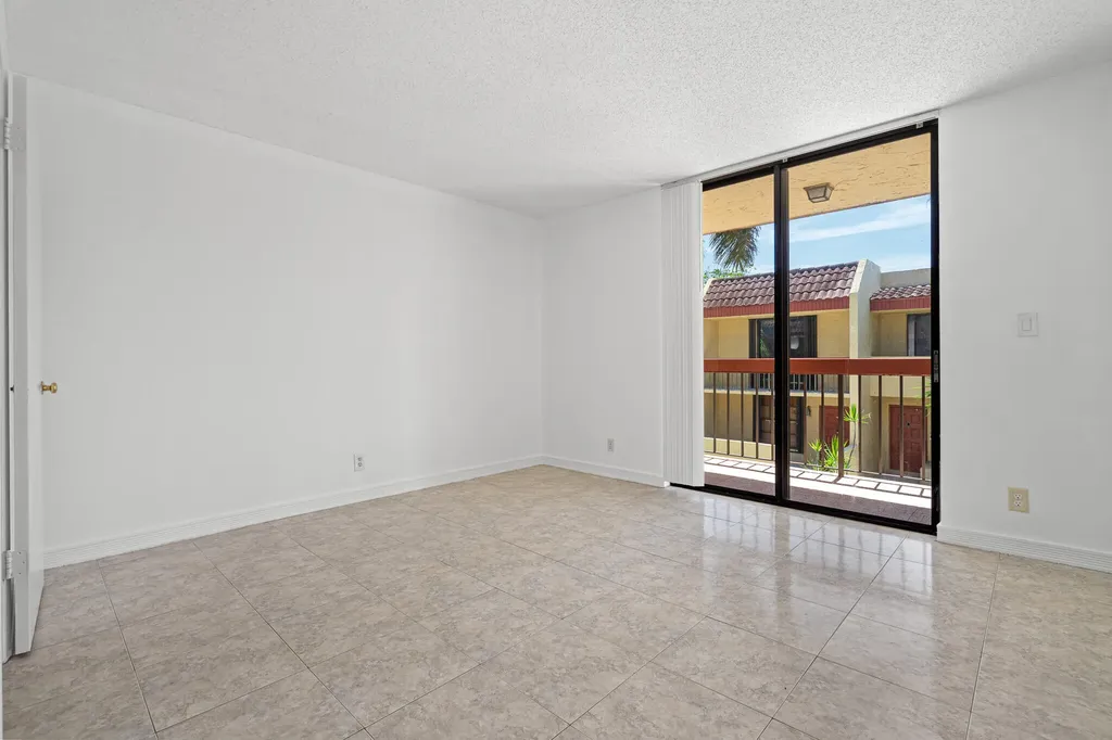 769 SE 1st Way Deerfield Beach FL 33441
