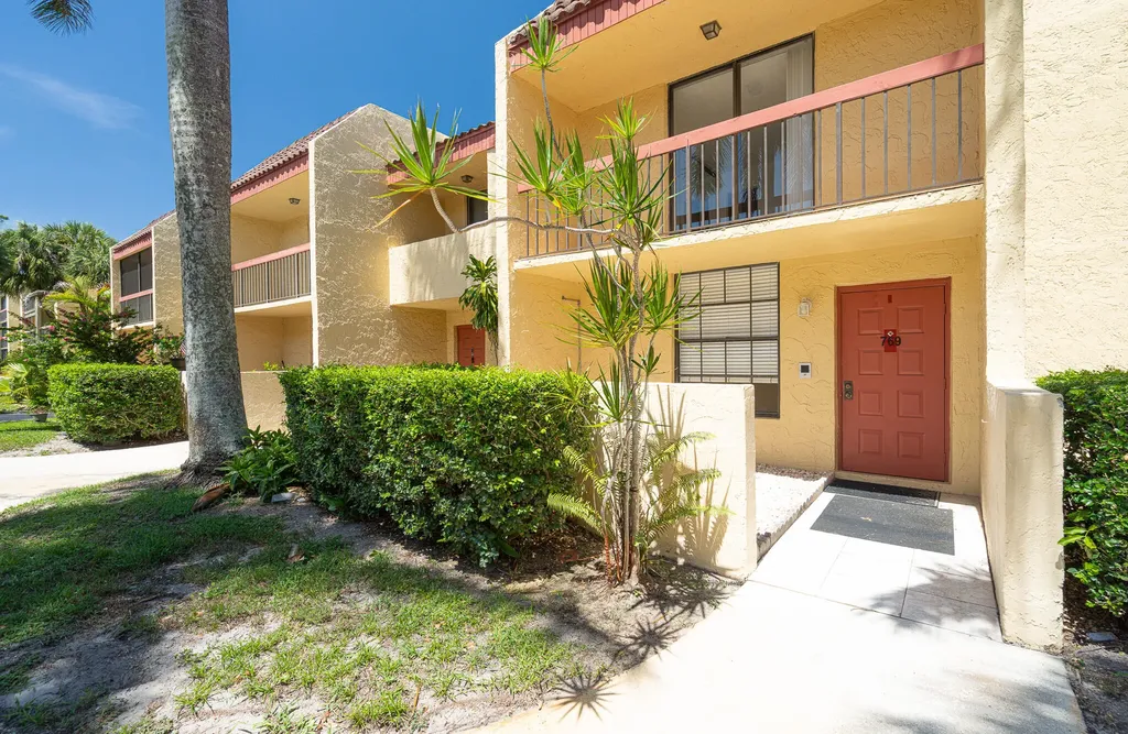 769 SE 1st Way Deerfield Beach FL 33441