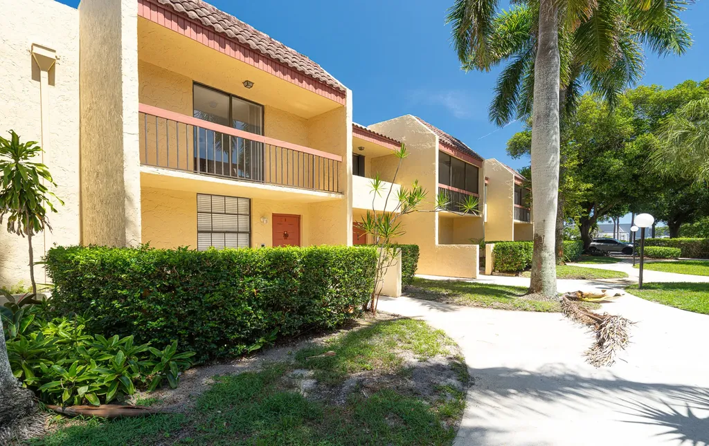 769 SE 1st Way Deerfield Beach FL 33441