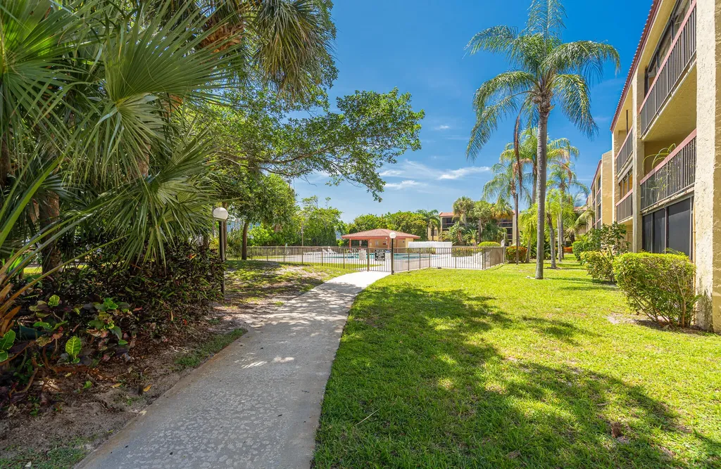 769 SE 1st Way Deerfield Beach FL 33441