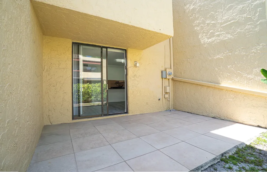 769 SE 1st Way Deerfield Beach FL 33441