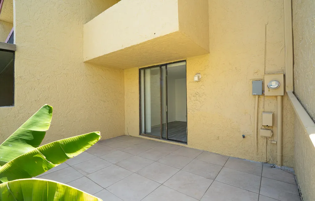 769 SE 1st Way Deerfield Beach FL 33441