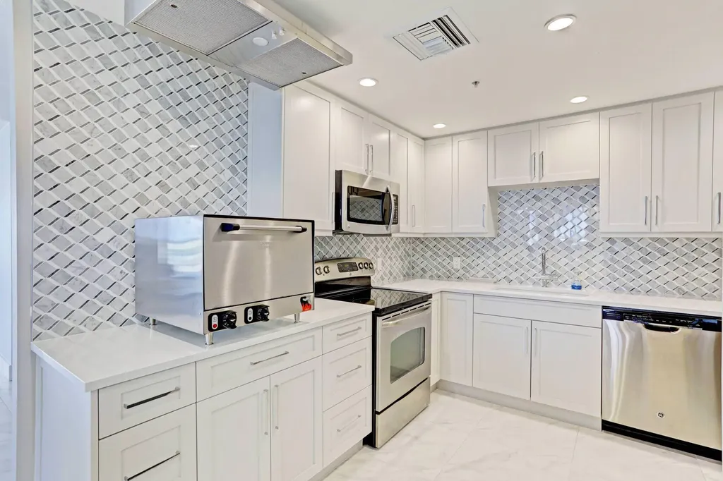 5280 N Ocean Drive Singer Island FL 33404