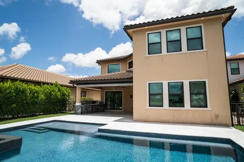 8665 E Baypoint Circle Parkland FL 33076