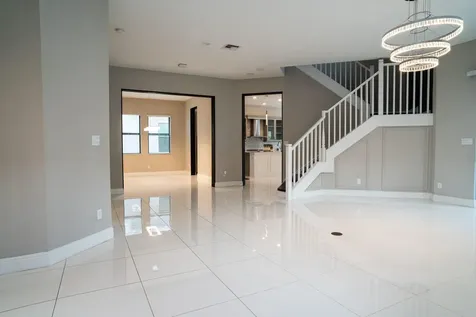 8665 E Baypoint Circle Parkland FL 33076