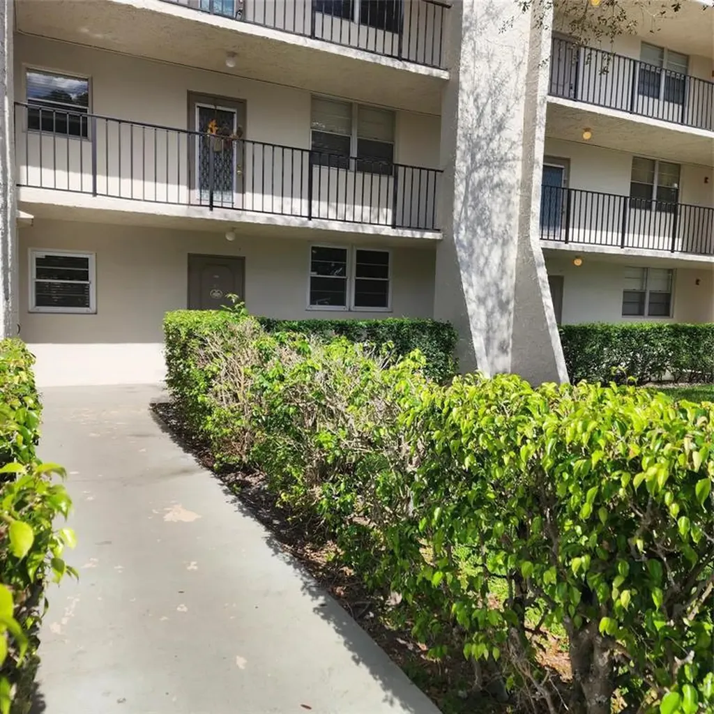 9311 Orange Grove Drive Davie FL 33324