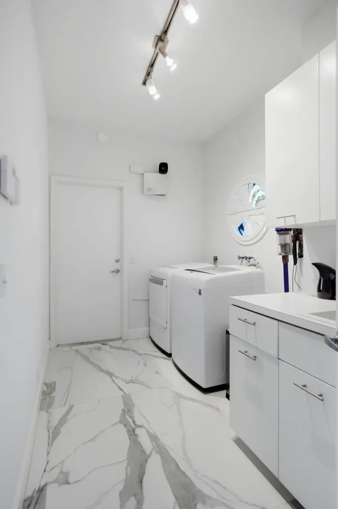 10720 Avenue Of The Avenue Palm Beach Gardens FL 33418